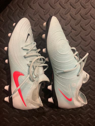 White Men's Size M 8.5 (W 9.5) Nike Phantom GX Cleats (New)