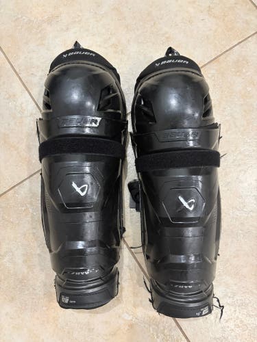 Intermediate Bauer M5 Pro 13" Shin Pads (Used)