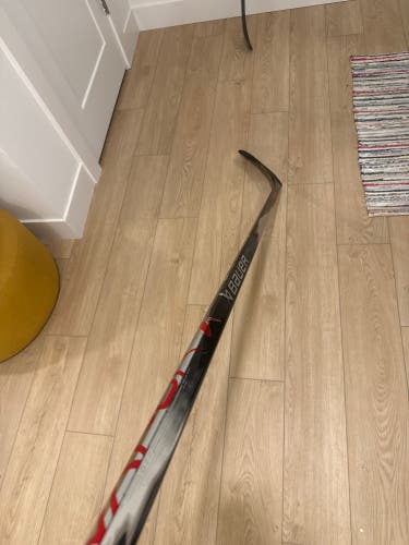 Senior Bauer Vapor League Right Handed Hockey Stick P28 87 Flex Pro Stock (Used)