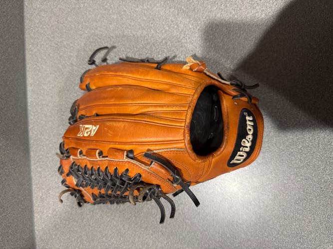 2022 Wilson A2K LH Pitcher's Baseball Glove 11.75" (Used)
