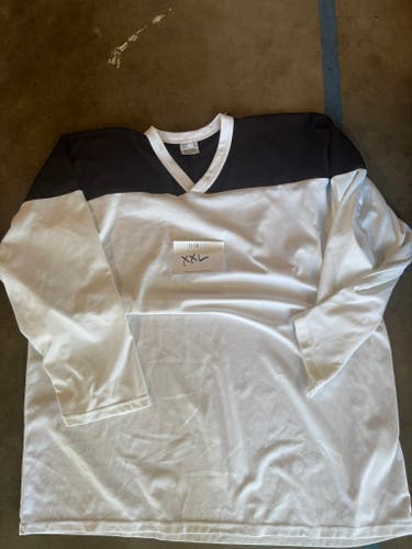 XL & XXL Practice Hockey Jersey (Used)