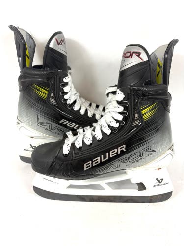 Bauer Vapor Hyperlite 2 Hockey Skates Regular Width 7 (Used)