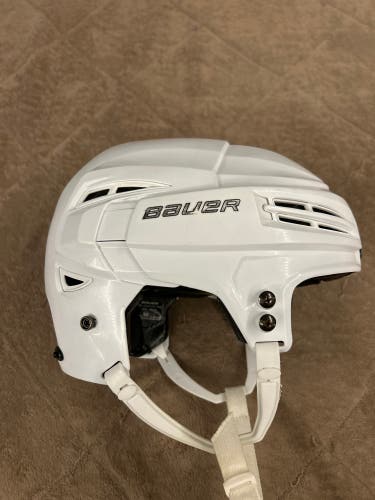 Medium Bauer Re-Akt 100 Helmet (Used)