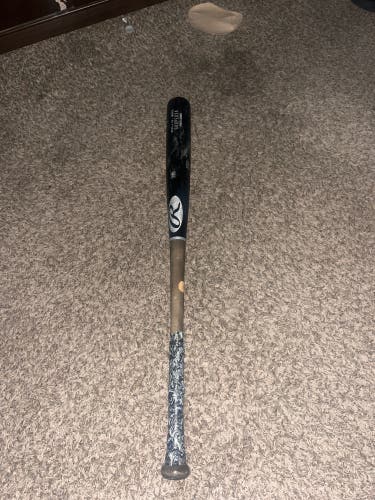 2018 Rawlings Bryce Harper Pro Label BH34 Maple Training Bat 28 oz 34" (Used)