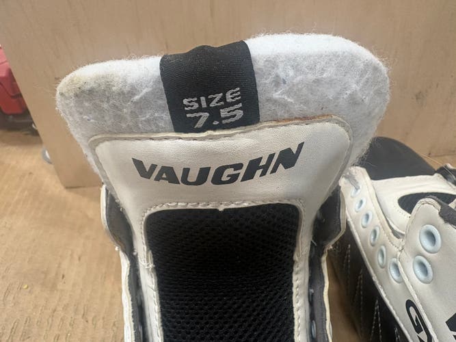 Vaughn Hockey Skates Regular Width 7.5 (Used)