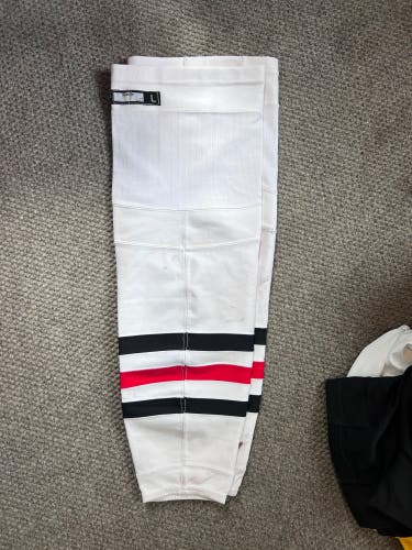 Chicago Blackhawks White Senior Large Reebok Edge Socks Pro Stock (Used)