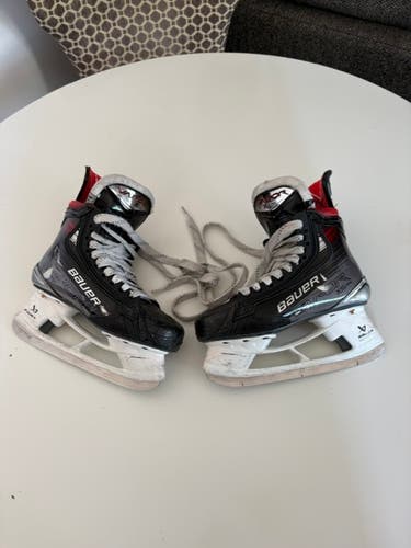 2023 Bauer Vapor X5 Pro Hockey Skates Extra Wide Width Size 3.5 (Used)