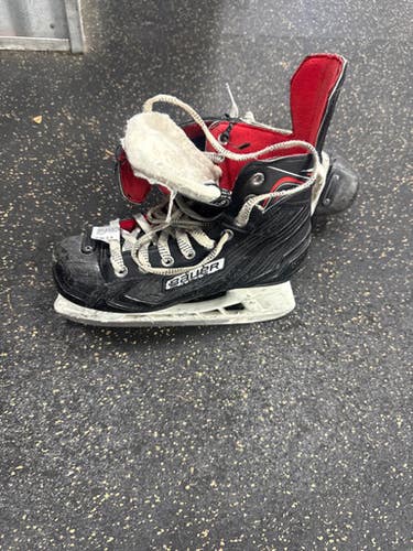 Used Bauer X300 Senior Hockey Skate Senior 6 11337-S000490141