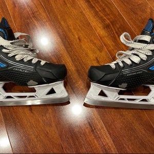 2024 True Catalyst 5x4 Hockey Goalie Skates Regular Width Size 3.5 (Used)