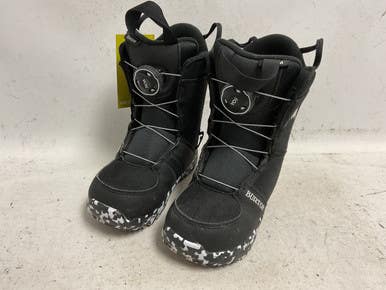Used Burton KIDS GROM BOA Boys Snowboard Boots Black And White Youth 12.0 11855-S000206028