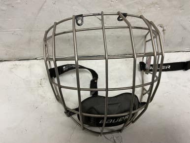 Used Bauer FM RE-AKT Hockey Wire Mask Silver MD 11855-S000206009