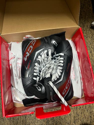 CCM JetSpeed FT860 Hockey Skates Regular Width 10 (Used)