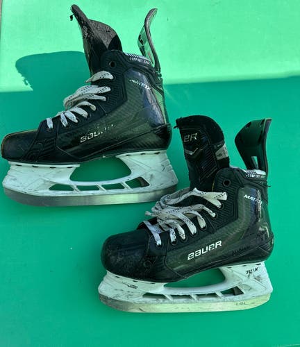 Intermediate Bauer S22 Supreme Matrix (SMU) Hockey Skates 6 (Used)