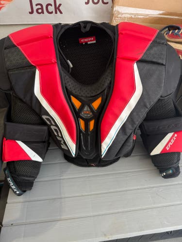 Medium CCM EFlex 6 Goalie Chest Protector (Used)