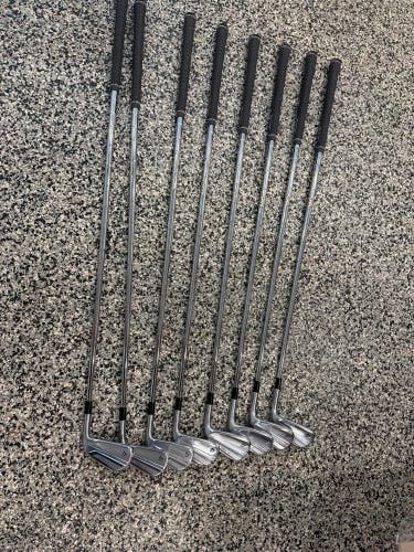 Men's 2023 TaylorMade P-790 Right Handed Iron Set Regular Flex (8 Clubs) #4 - #9, PW, GW 38" (Used)