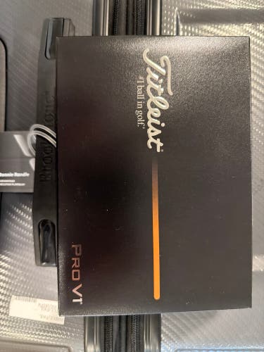 Titleist Pro V1 Balls 12 Pack (1 Dozen) (New)