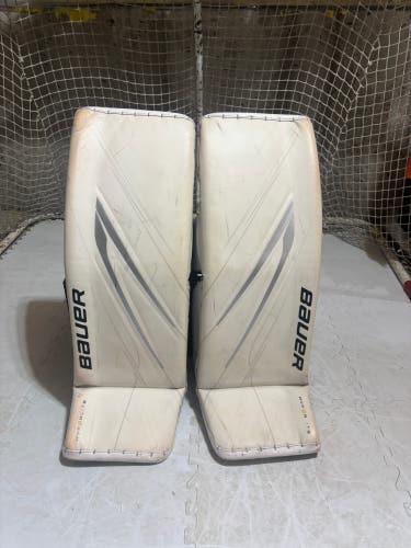 35" Large Bauer Vapor Hyperlite 2 Goalie Leg Pads (Used)