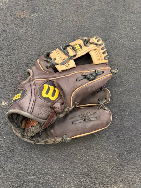 Wilson A1000 RH Infield Baseball Glove 11.5" (Used)