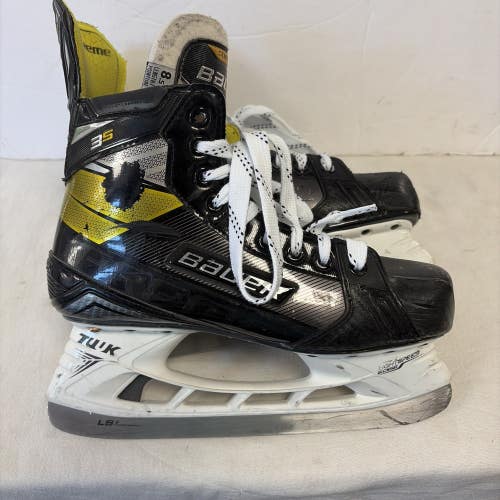 Senior Size 8.5 Fit 2 Bauer Supreme 3S Ice Hockey Skates.