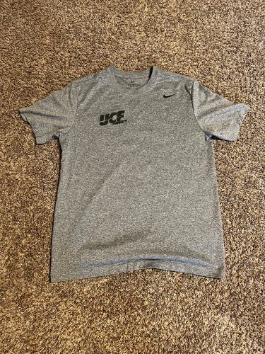 Gray Medium Men's Nike Shirt (Used)