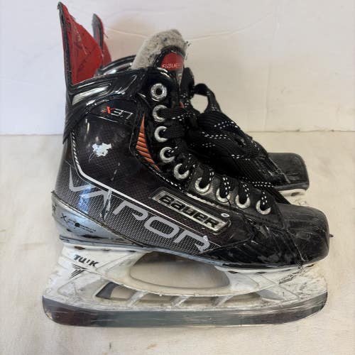 Junior Size 5 Bauer Vapor X3.7 Ice Hockey Skates