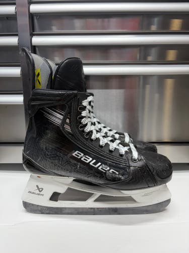 Bauer Vapor Hyperlite2 Hockey Skates Size 8 FIT 1 272mm (Used) OHL Pro Stock