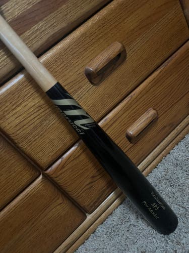 Marucci AP5 Pro
Model Maple
Wood Baseball
Bat 33" newish
