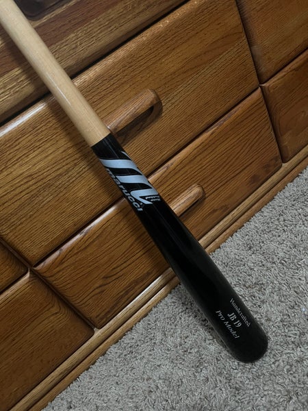 Marucci
Handcrafted JB19
Pro Model Wood Baseball Bat 32" newish