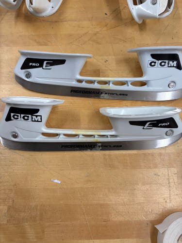 Used CCM E Pro 271 mm Runners