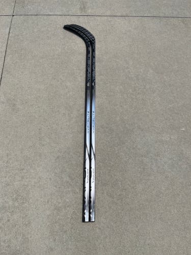 Senior Bauer Vapor Hyperlite 2 Right Handed Hockey Stick P92 77 Flex Pro Stock (New)
