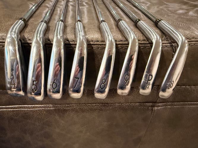 Men's 2022 Titleist T100S Right Handed Iron Set Stiff Flex (Used)