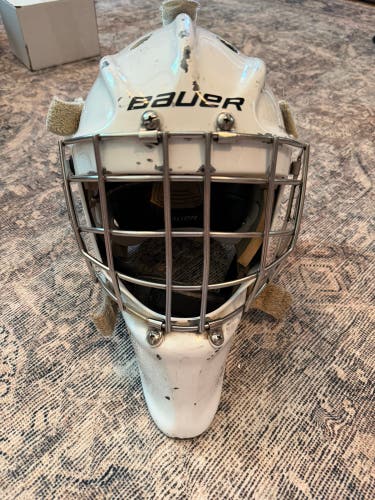 Senior Large 2023 Bauer 960 Goalie Mask (Used) With Bag