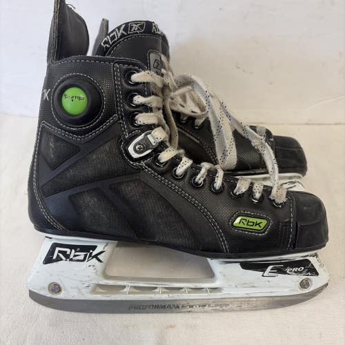 Senior Size 7.5 Reebok 7K Pump Ice Hockey Skates.