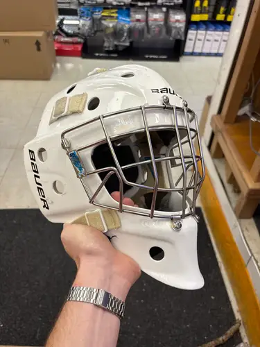 Senior Small Bauer 940 Goalie Mask (Used)