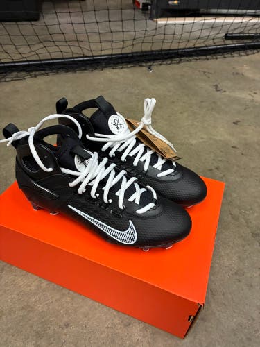 Black Unisex Size M 7.0 (W 8.0) Adult Nike Huarache 9 Elite Mid Mid Top Molded Cleats (New)