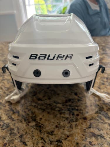 Small Bauer Re-Akt 90 Helmet (Used)