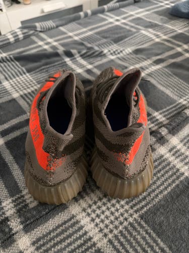 Unisex Size M 10.0 (W 11.0) Adult Adidas Yeezy Shoes (Used)