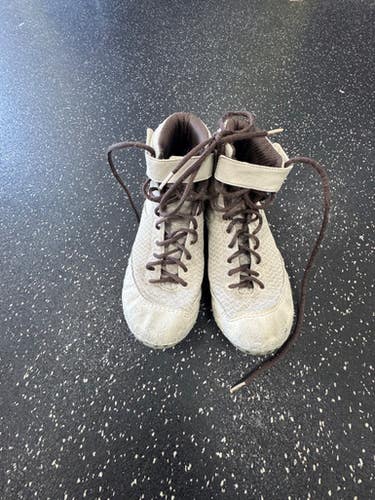 Used Wrestling Shoes Silver Senior 8 11849-S000041284