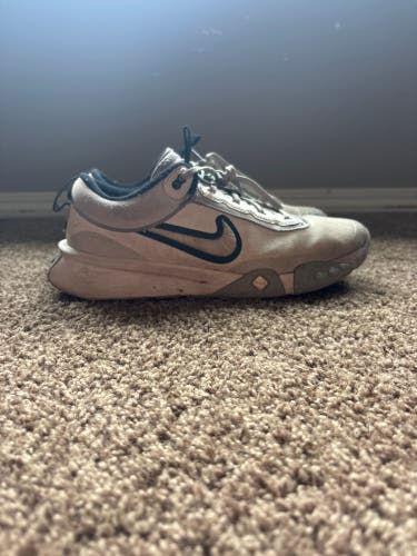White Men's Size M 8.5 (W 9.5) Youth Nike Air Diamond Turf Shoes (Used)