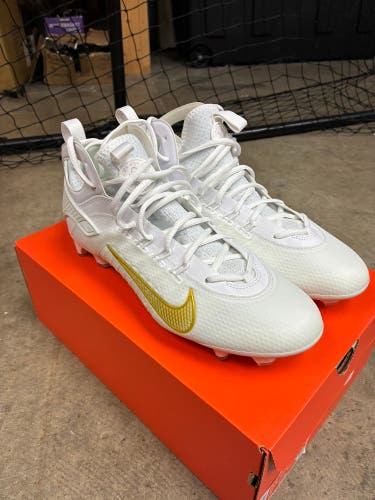 Gold Unisex Size M 10.5 (W 11.5) Adult Nike Huarache 9 Elite Mid Mid Top Molded Cleats (New)