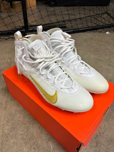 Gold Unisex Size M 11.0 (W 12.0) Adult Nike Huarache 9 Elite Mid Mid Top Molded Cleats (New)