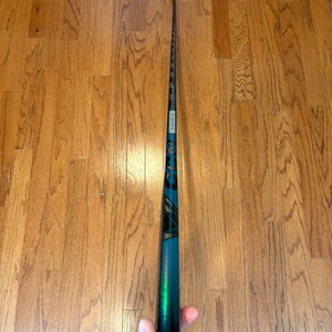 Senior CCM Vizion Right Handed Hockey Stick P28 91 Flex (Used)