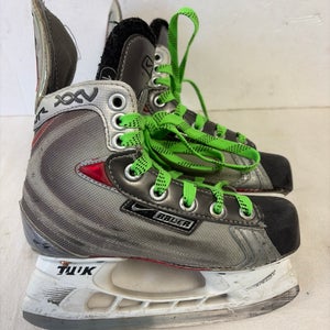 Bauer Vapor XXV Hockey Skates Regular Width Size 1.5 (Used)