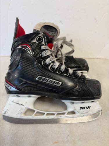 Black Bauer Vapor X500 Hockey Skates Regular Width 12.5 (Used)