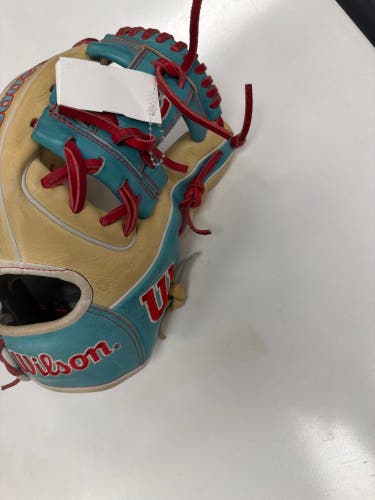 Wilson A2000 RH Infield Baseball Glove 11.5" (Used)