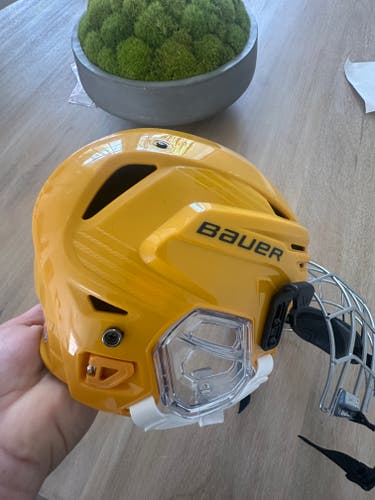 Youth Bauer Re-Akt 90 Hockey Helmet w/ Cage - Gold
