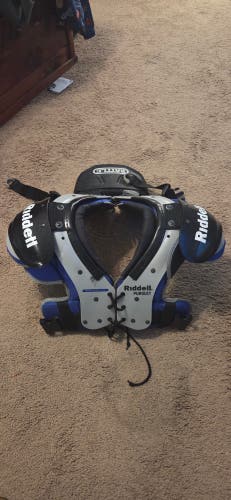Medium Youth Riddell Pursuit Shoulder Pads (Used)
