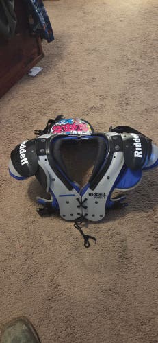 Large Youth Riddell Pursuit Shoulder Pads (Used)