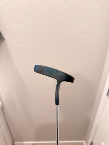 Men's Spalding Blade Right Handed Putter Steel 35" (Used)