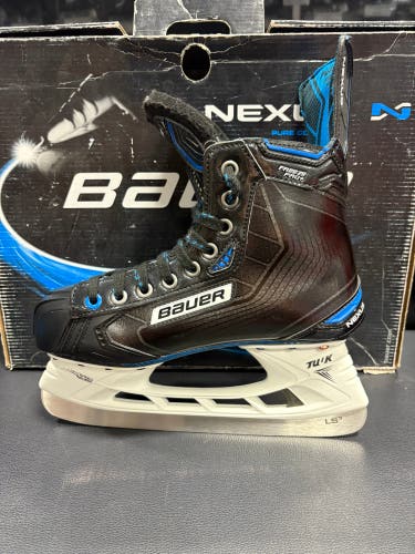 Bauer Nexus Freeze Pro Hockey Skates Narrow Width Size 6 (New)